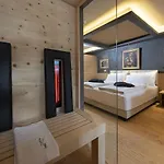 מלון Degli Artisti Art 4*
