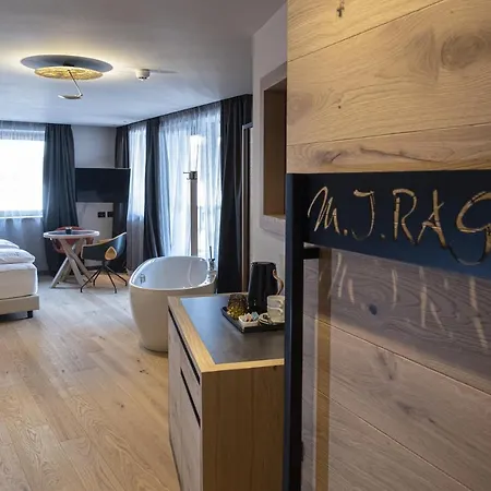 Degli Artisti Art Canazei