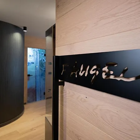 Degli Artisti Art 4*