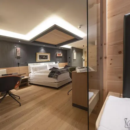 Degli Artisti Art 4*