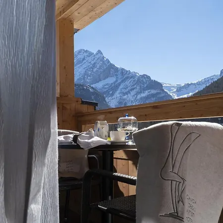 Degli Artisti Art 4*