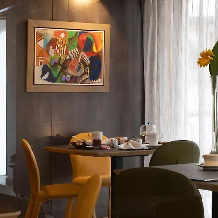 فندق Degli Artisti Art 4*
