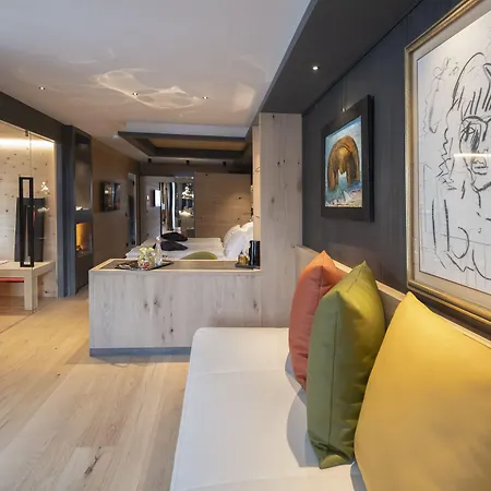 Degli Artisti Art Hotell 4*