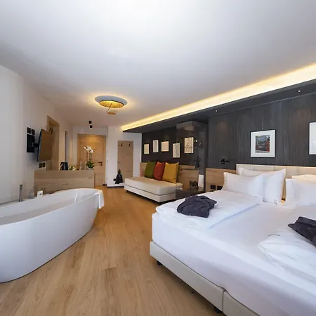 Hotel Degli Artisti Art Canazei