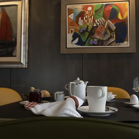 Degli Artisti Art Hotel 4*