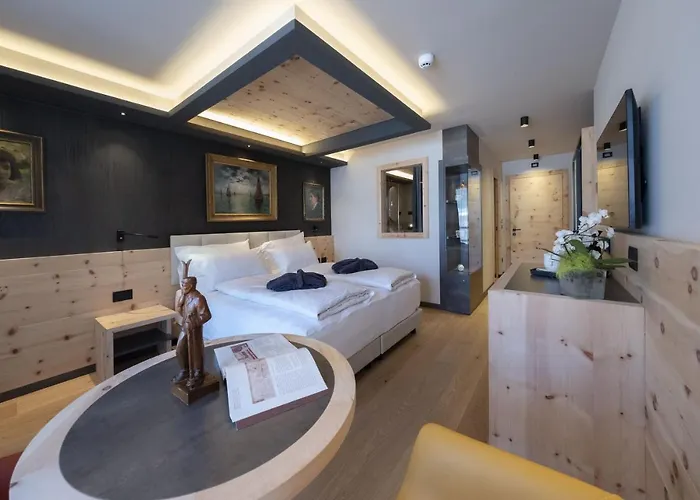 Degli Artisti Art Готель Канацеї