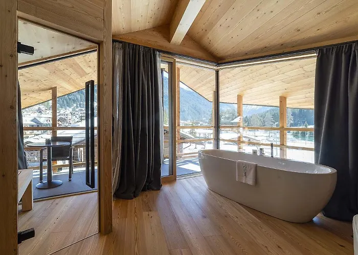 Готель Degli Artisti Art 4*