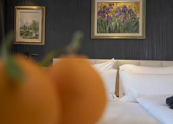 Degli Artisti Art 4*