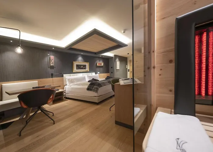 Degli Artisti Art 4*