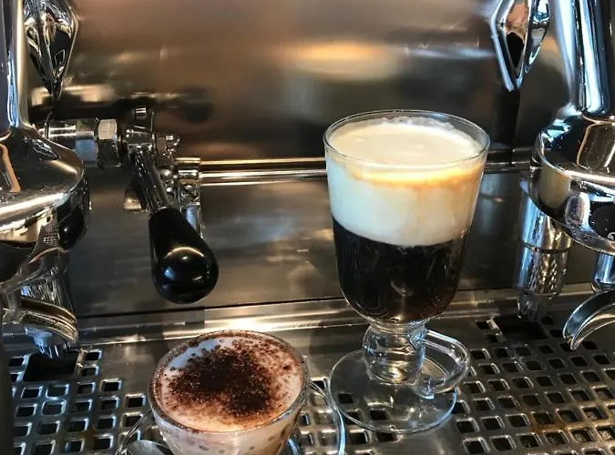 Degli Artisti Art Готель Канацеї