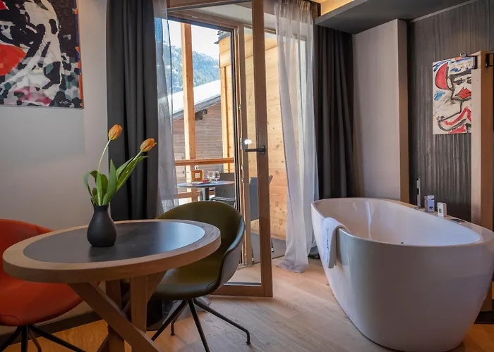 Degli Artisti Art 4*