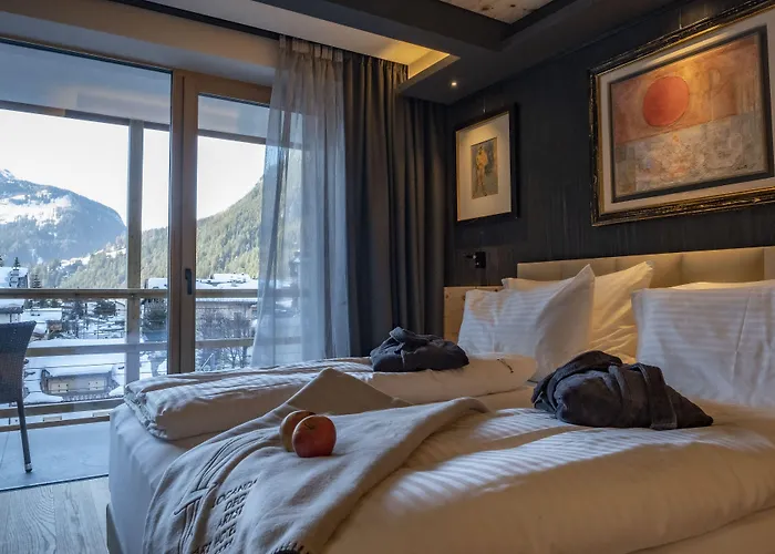 Degli Artisti Art 4*