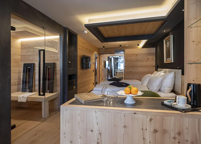 Degli Artisti Art Канацеї